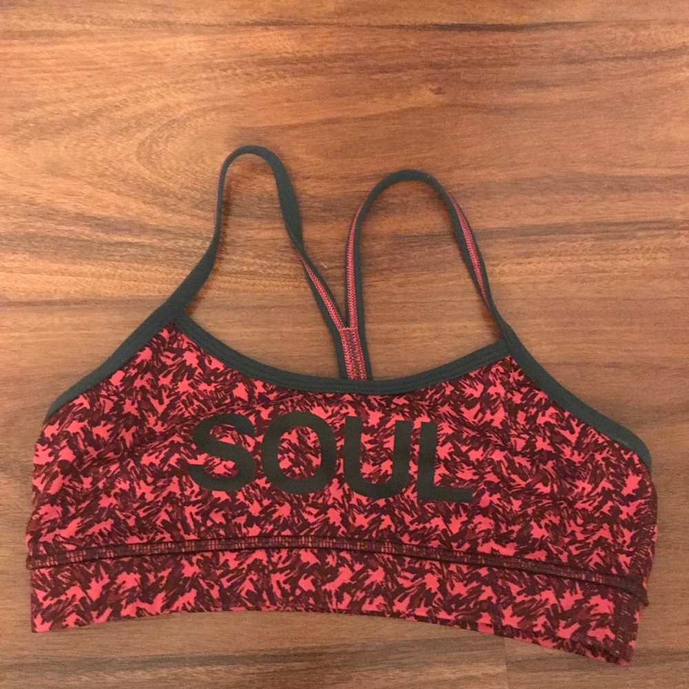 Lululemon sport Bra / size 4.  Pink and black